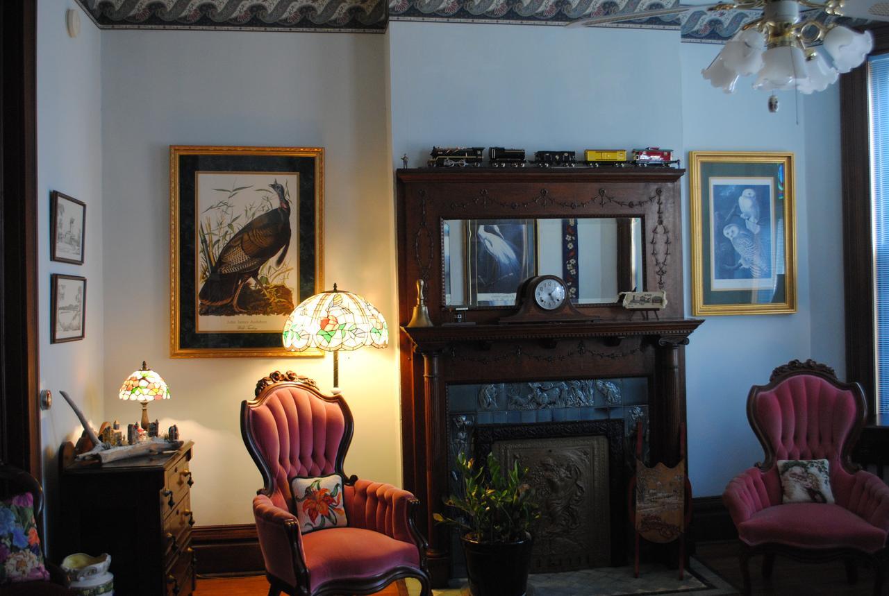 L&N Bed And Breakfast Ltd Henderson Bagian luar foto