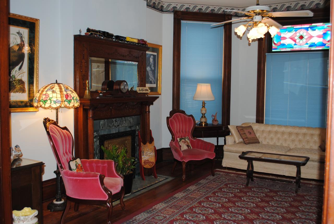 L&N Bed And Breakfast Ltd Henderson Bagian luar foto