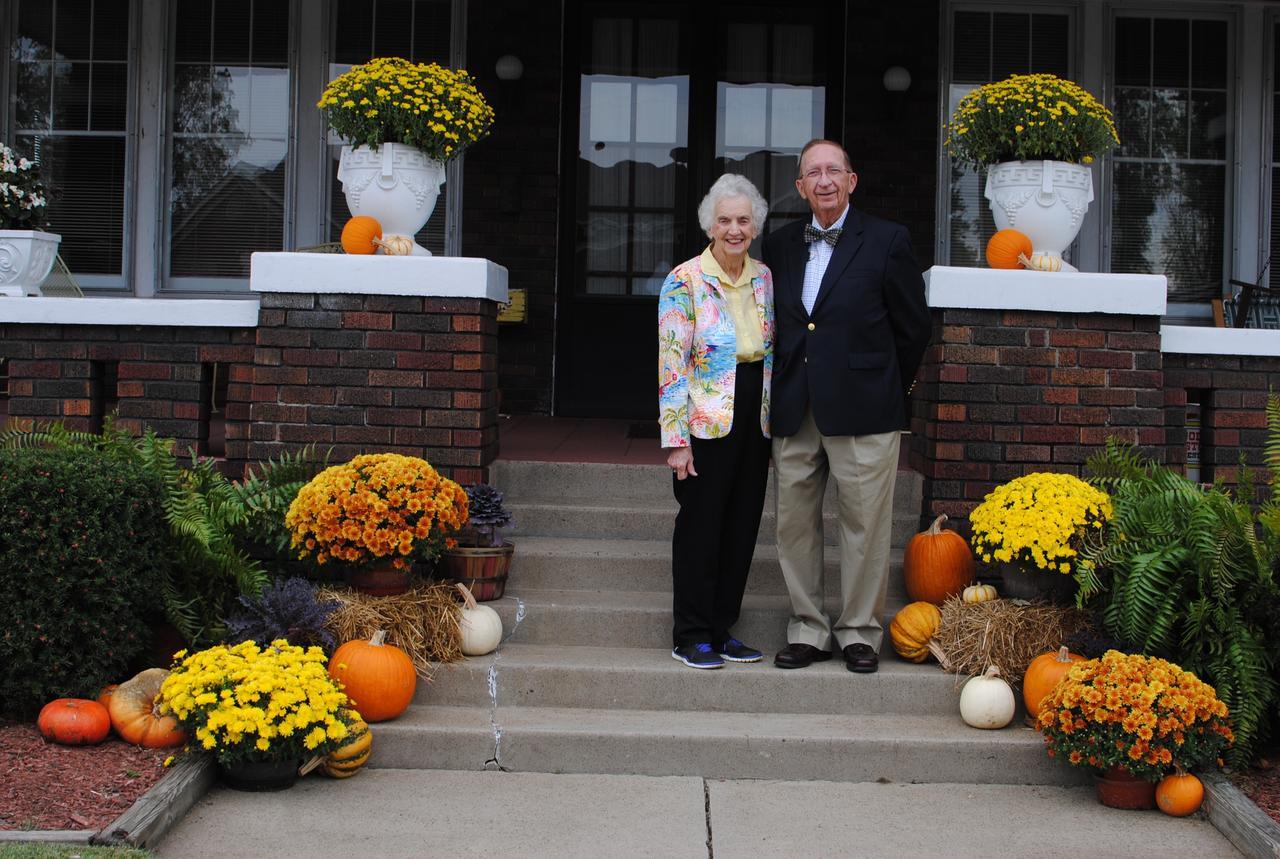 L&N Bed And Breakfast Ltd Henderson Bagian luar foto