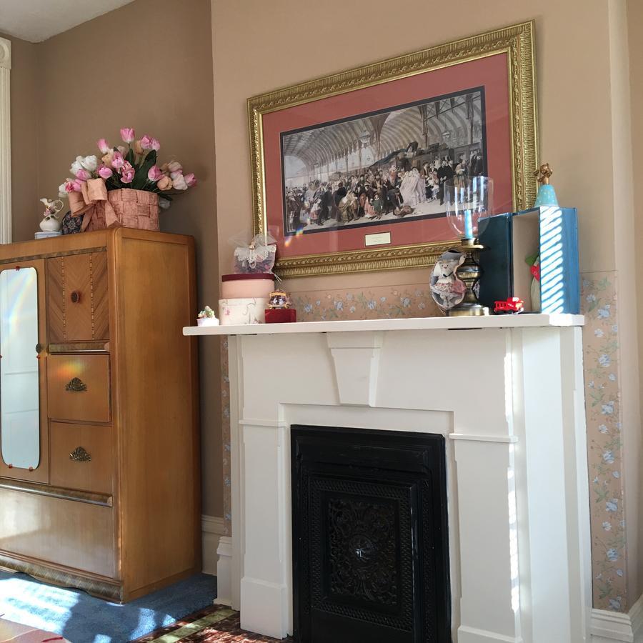 L&N Bed And Breakfast Ltd Henderson Bagian luar foto