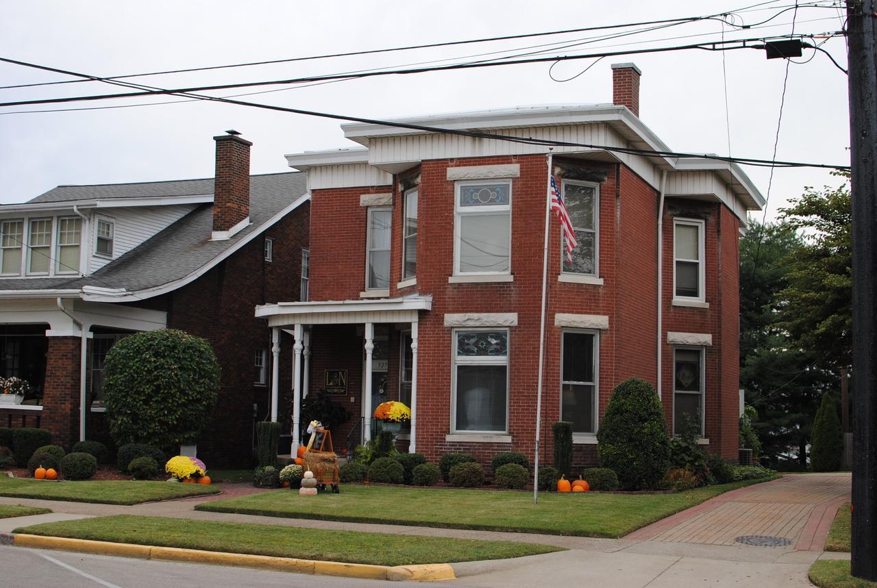 L&N Bed And Breakfast Ltd Henderson Bagian luar foto