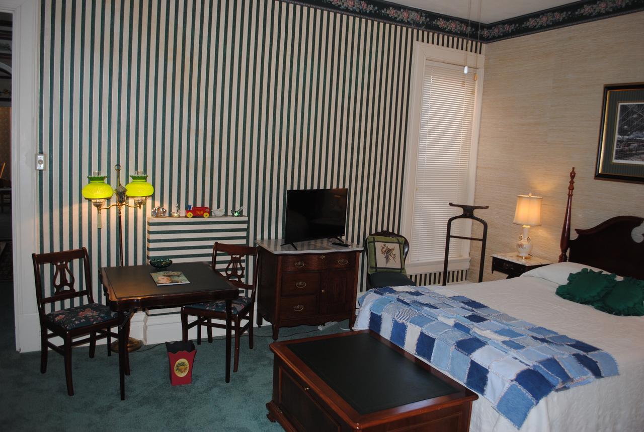 L&N Bed And Breakfast Ltd Henderson Bagian luar foto