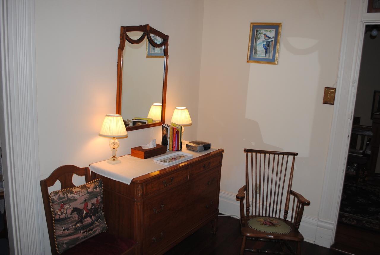 L&N Bed And Breakfast Ltd Henderson Bagian luar foto